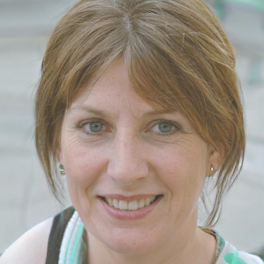 Instructora principal de finanzas
